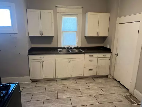 Columbus, OH 43219,867 Taylor Avenue