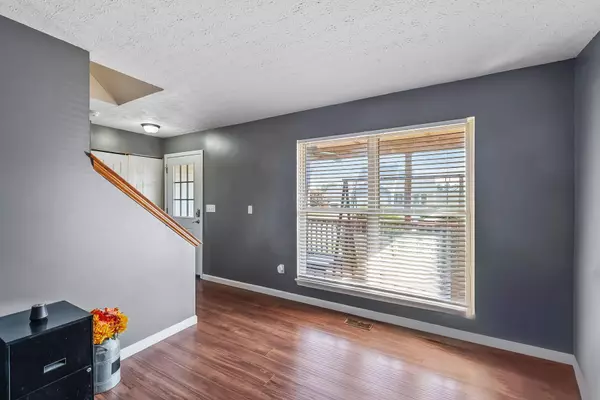 London, OH 43140,1039 Amherst Boulevard