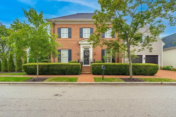 44 Pickett Place, New Albany, OH 43054