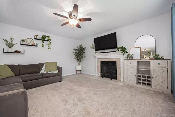 Pataskala, OH 43062,400 Sandmar Court