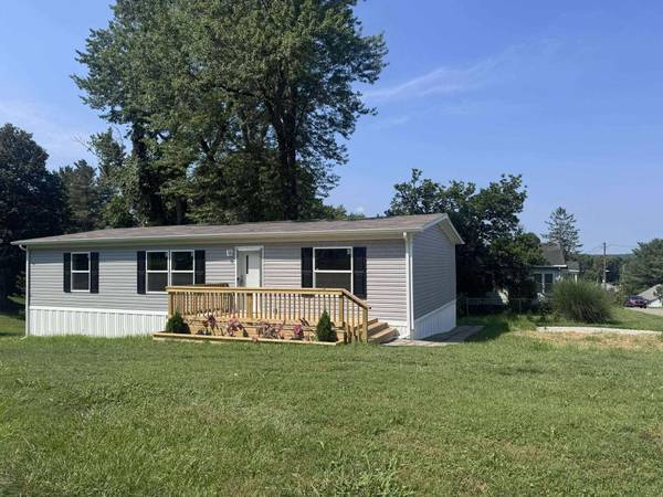 1096 N Kennebec Avenue, Mcconnelsville, OH 43756