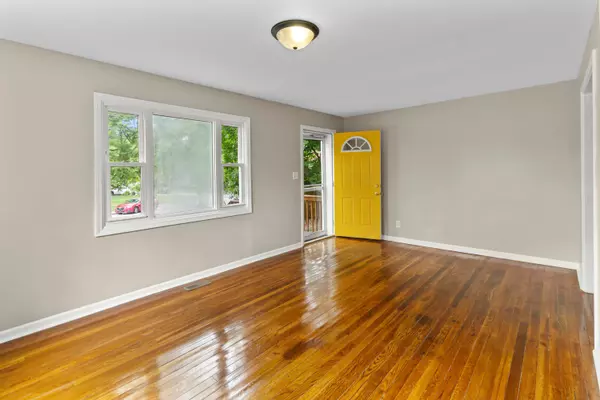 5542 Emerson Avenue, Worthington, OH 43085