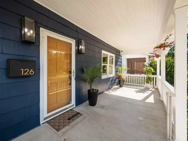 Columbus, OH 43202,126 E Como Avenue