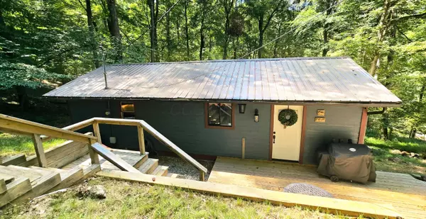 1592 Cardinal Hill Lane, Hide A Way Hills, OH 43107