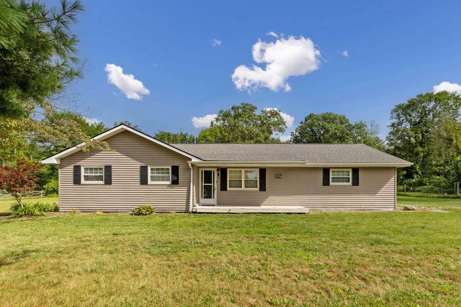5796 Beecher Road, Granville, OH 43023