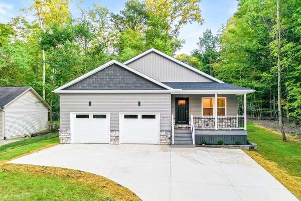 377 Floralwood Drive, Howard, OH 43028
