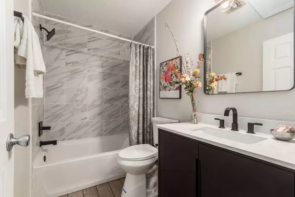 Columbus, OH 43235,2548 Poppy Lane #20B