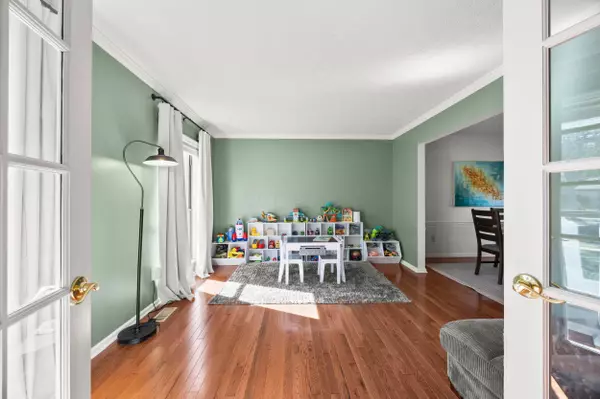 Columbus, OH 43221,5388 Thistledown Drive