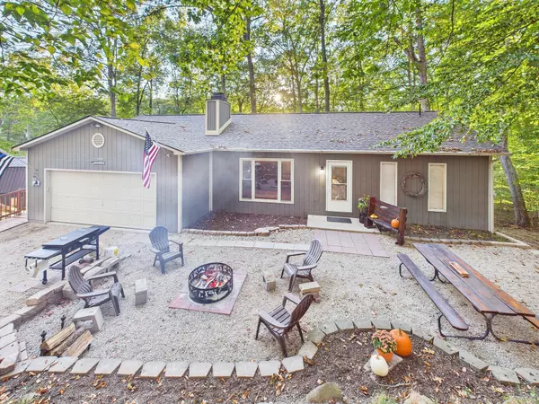 2091 Bearclaw Court, Sugar Grove, OH 43155