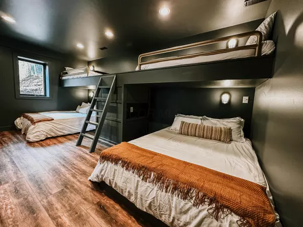 Logan, OH 43138,27562 Big Pine Road