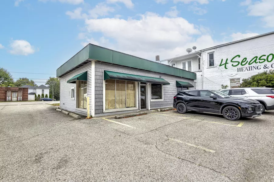 23 E Main Street, Centerburg, OH 43011