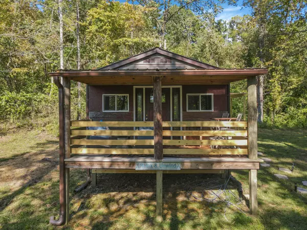 10219 Paulette Drive, Glouster, OH 45732