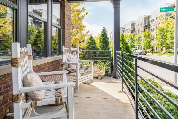 Columbus, OH 43215,784 N 6th Street