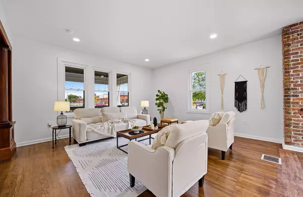 Ashville, OH 43103,121 Walnut Street