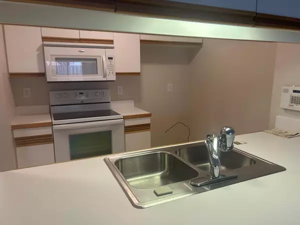 Columbus, OH 43235,5396 Coral Berry Drive #70E