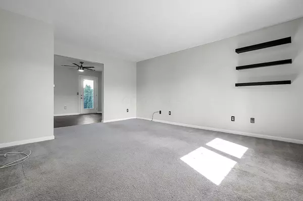 Columbus, OH 43240,9293 Cliff Springs Trail