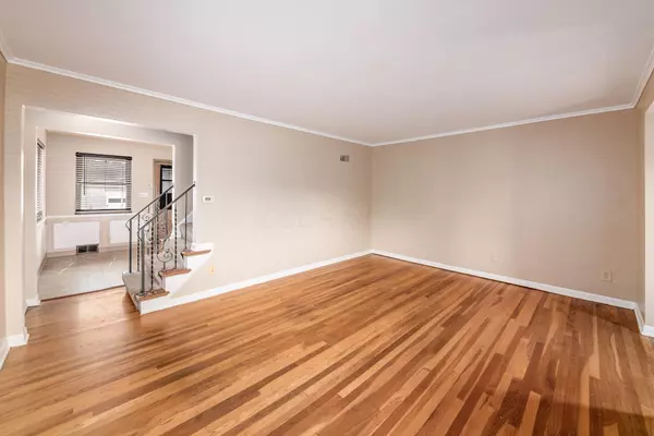 Columbus, OH 43221,18871891 Kentwell Road