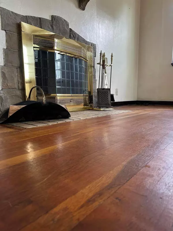 Columbus, OH 43214,587 Richards Road