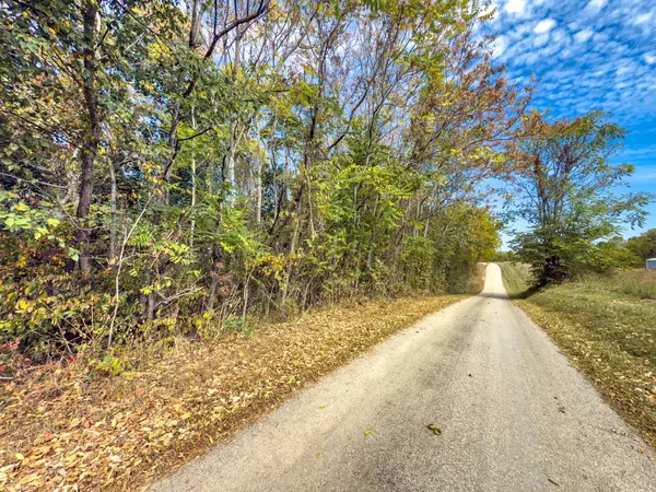 3 Perry Ridge Rd, Wilkesville, OH 45695