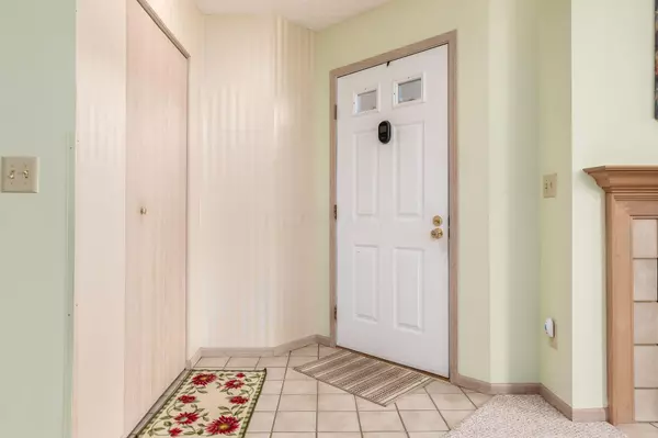 Columbus, OH 43230,297 Villa Oaks Lane