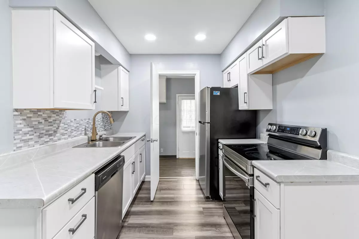 Columbus, OH 43213,73 N Everett Avenue