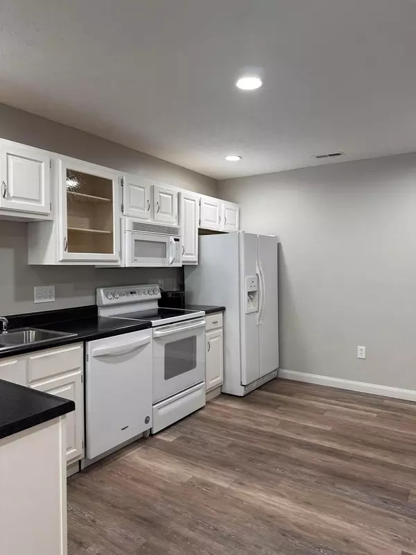 Powell, OH 43065,384 Park Woods Lane