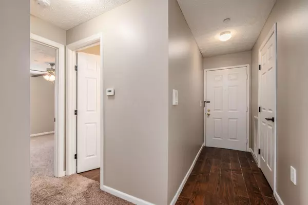 Columbus, OH 43235,6767 Meadowcreek Drive #207