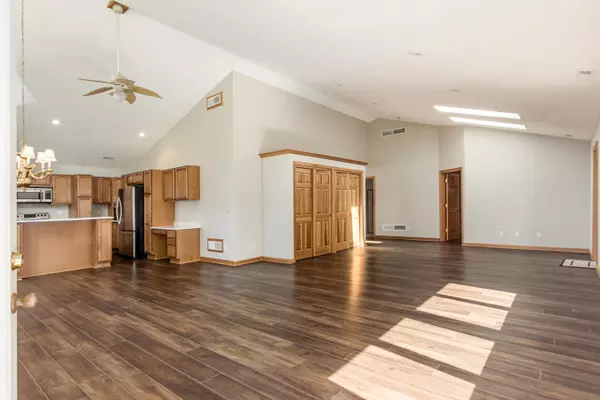 Lithopolis, OH 43136,73 E North Street