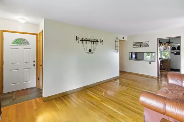 2746 Queensway Drive, Grove City, OH 43123