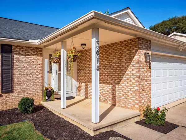 Columbus, OH 43221,3674 Ravens Glen Drive
