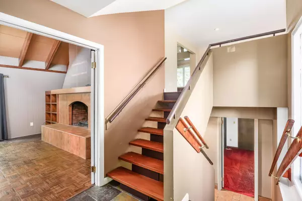 Columbus, OH 43235,1486 Clubview Boulevard