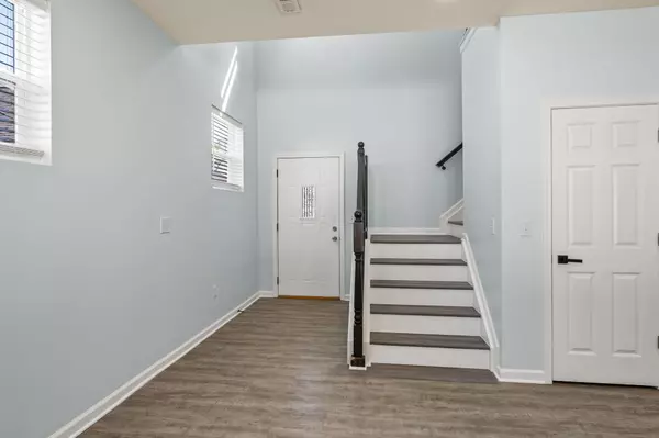 Columbus, OH 43228,235 Evergreen Terrace