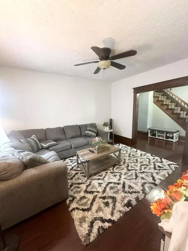 Coshocton, OH 43812,906 Cassingham Avenue