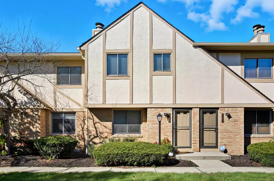 5244 Greensedge Way #12, Columbus, OH 43220