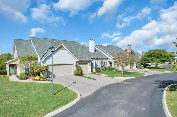 860 Village Drive, Delaware, OH 43015