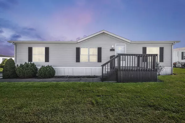 1100 Thornwood Dr #94, Heath, OH 43056