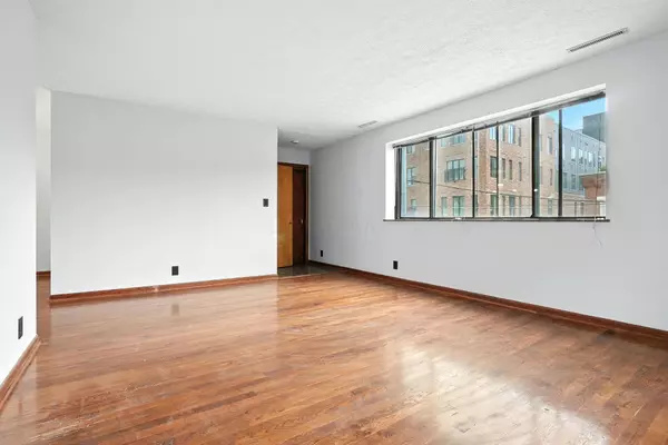 Columbus, OH 43206,295 E Whittier Street