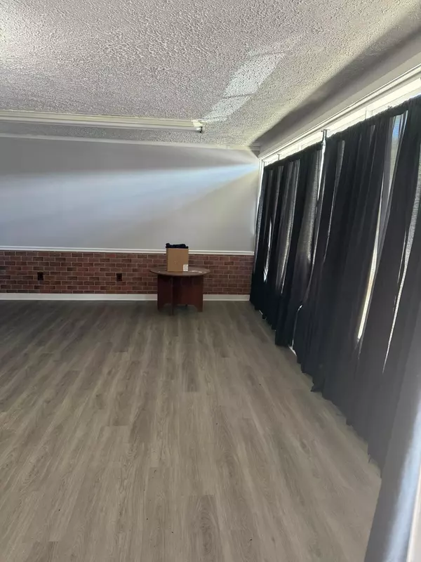 North Hampton, OH 45349,25 N Main Street