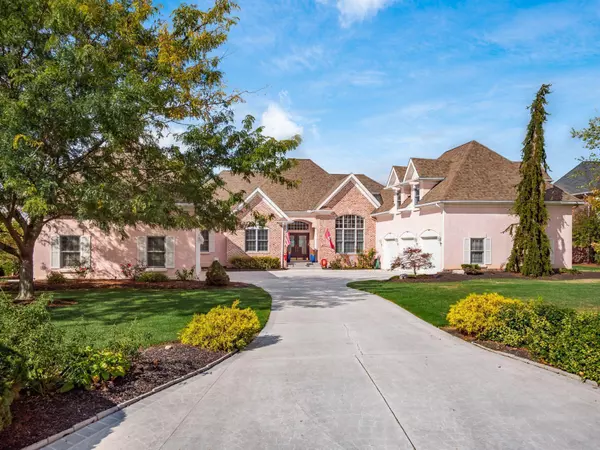 229 Players Club Court, Commercial Point, OH 43116