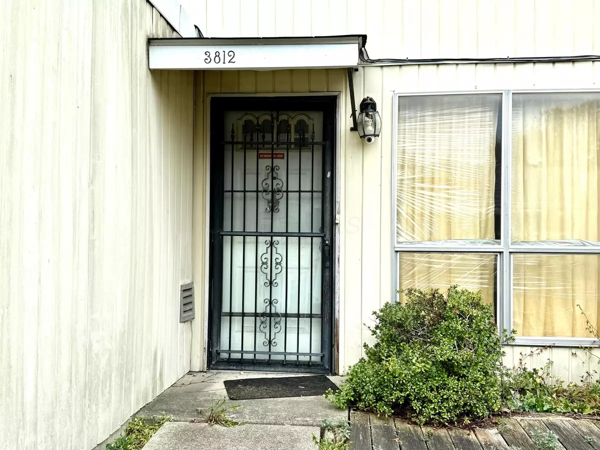 Columbus, OH 43232,3812 Charbonnett Court #4E