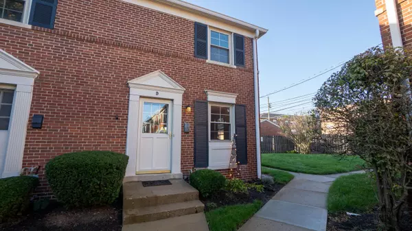 1825 Northwest Court #D, Columbus, OH 43212