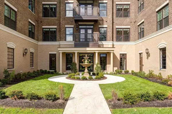 Columbus, OH 43203,1670 E Broad Street #306