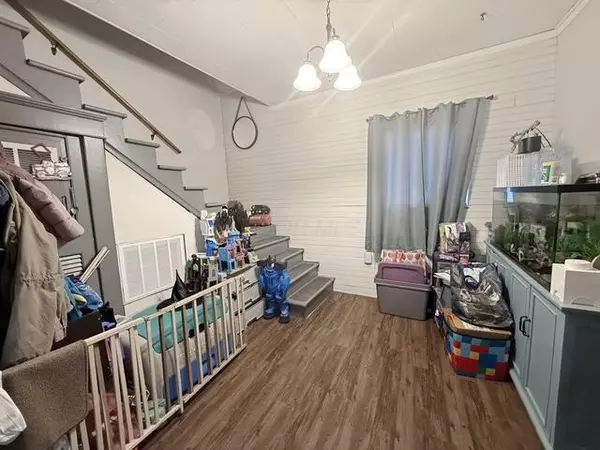 Glouster, OH 45732,33 S High Street