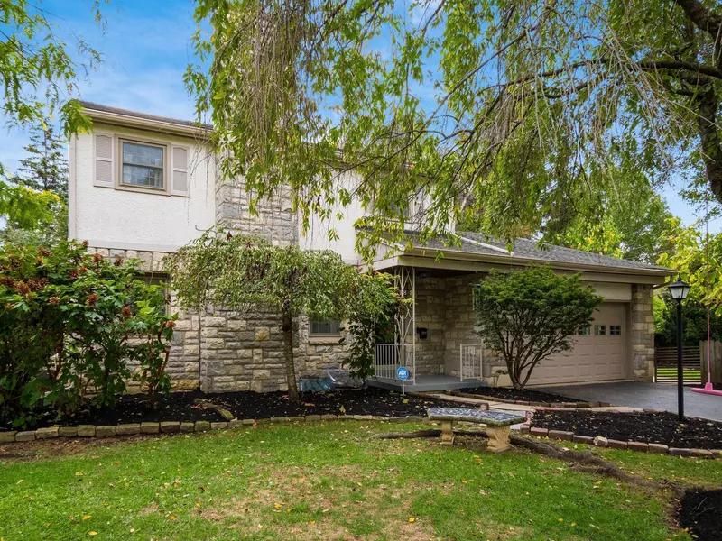 2569 Chester Road, Upper Arlington, OH 43221