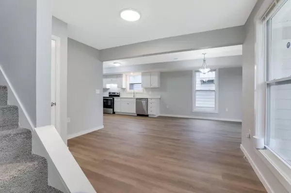 Columbus, OH 43204,585 Athens Avenue