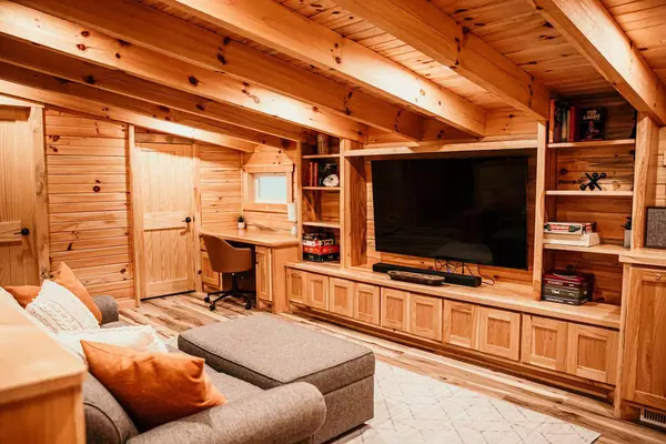 13196 Middlefork Road, Amanda, OH 43102