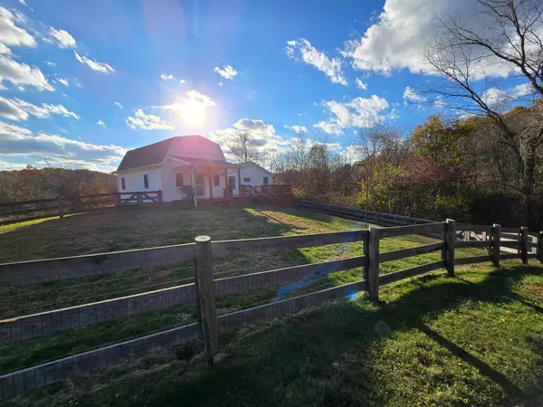 Howard, OH 43028,28841 Coshocton Road