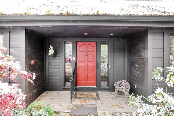 Columbus, OH 43235,815 Old Woods Road