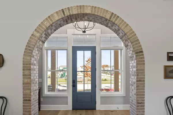 2320 Red Oak Street, Lewis Center, OH 43035