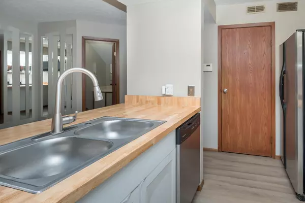 Columbus, OH 43232,2472 Mason Village Court